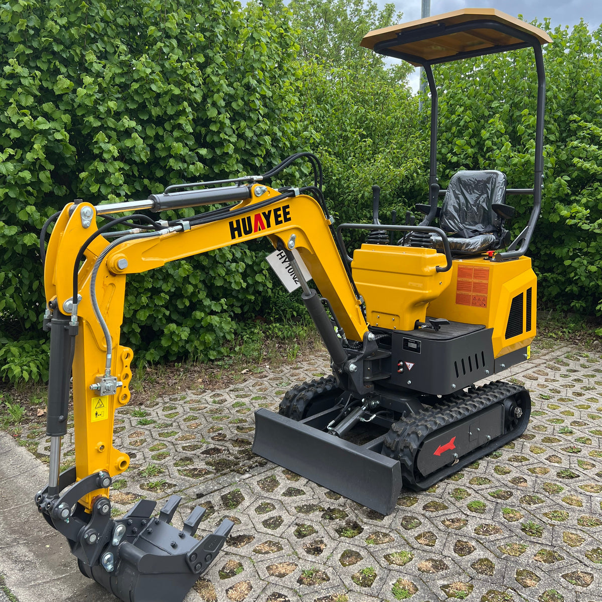 Minibagger HY10 Bagger 900kg Diesel inkl. Schnellwechsler & Zahnlöffel 7,6KW