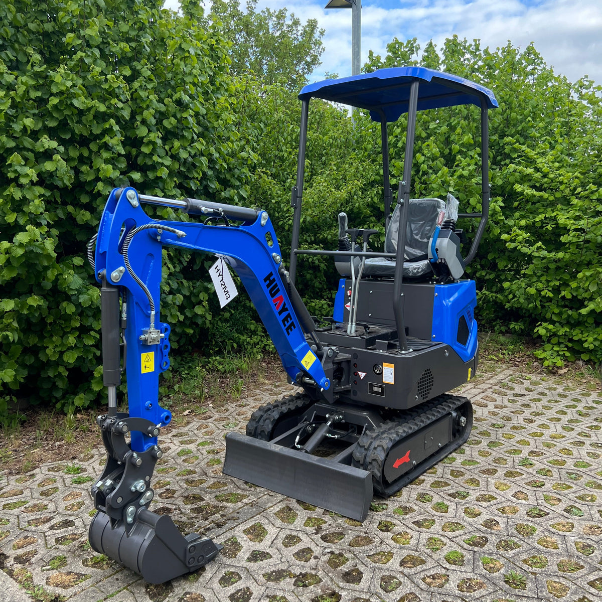 Minibagger HY12 Bagger 1000 kg Diesel 1t inkl. Schnellwechsler & Zahnlöffel