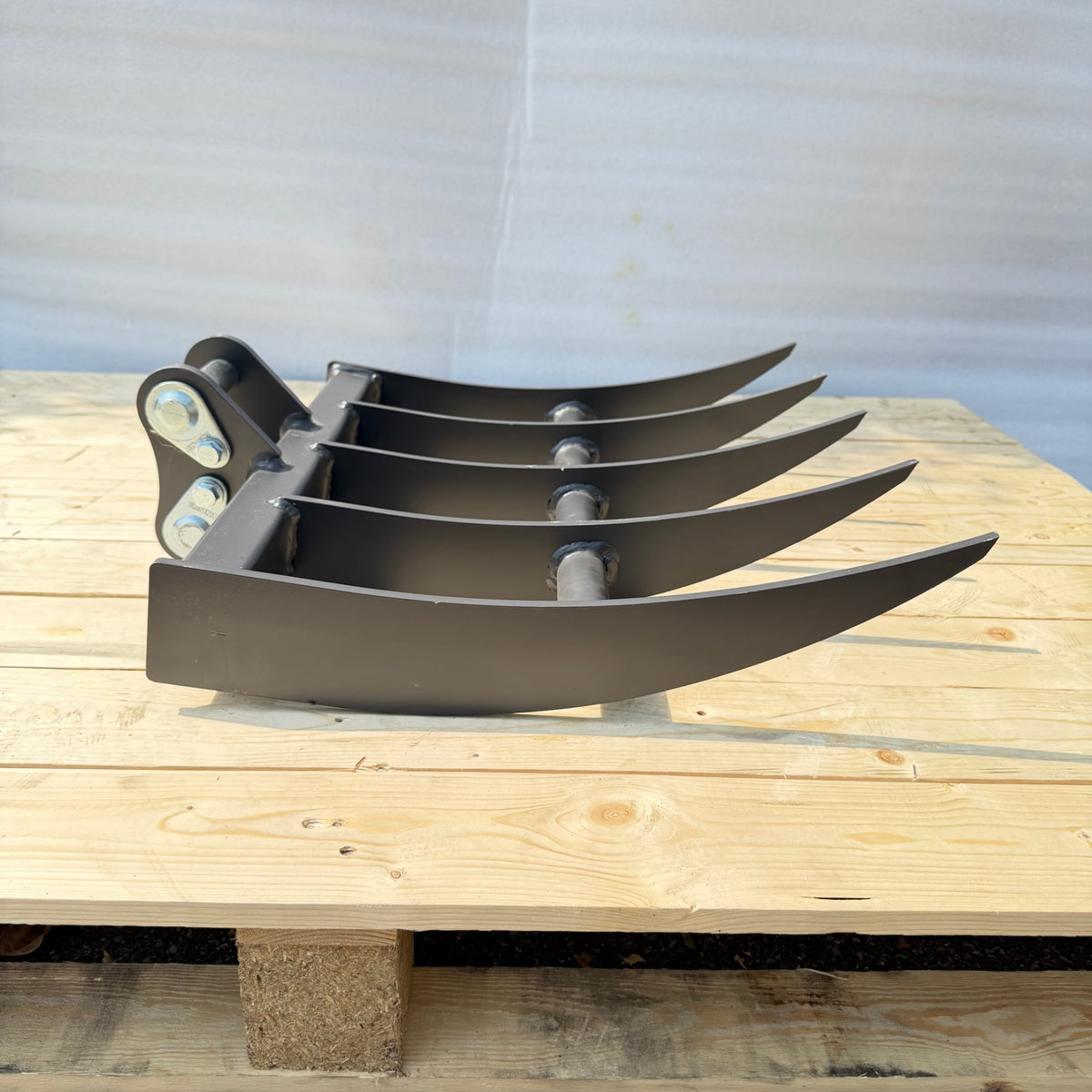 Rechen 90 cm für Minibagger breiter Rechen inkl. 2 Montagebolzen