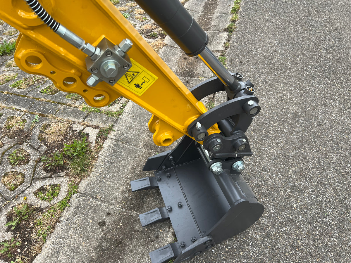 Minibagger BK09 Bagger 900kg Diesel inkl. Schnellwechsler & Zahnlöffel 7,6KW