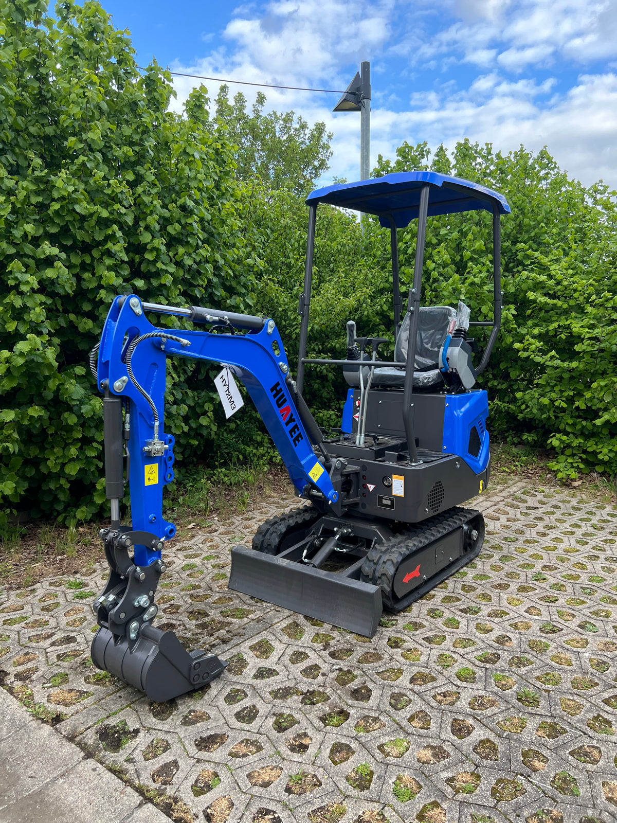 Minibagger HY12 Bagger 1000 kg Diesel 1t inkl. Schnellwechsler & Zahnlöffel